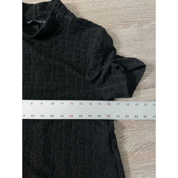 Zara EUC Mock Neck Textured Ruffle Black Short Sleeve Dress Size S Midi - Picture 6 of 7